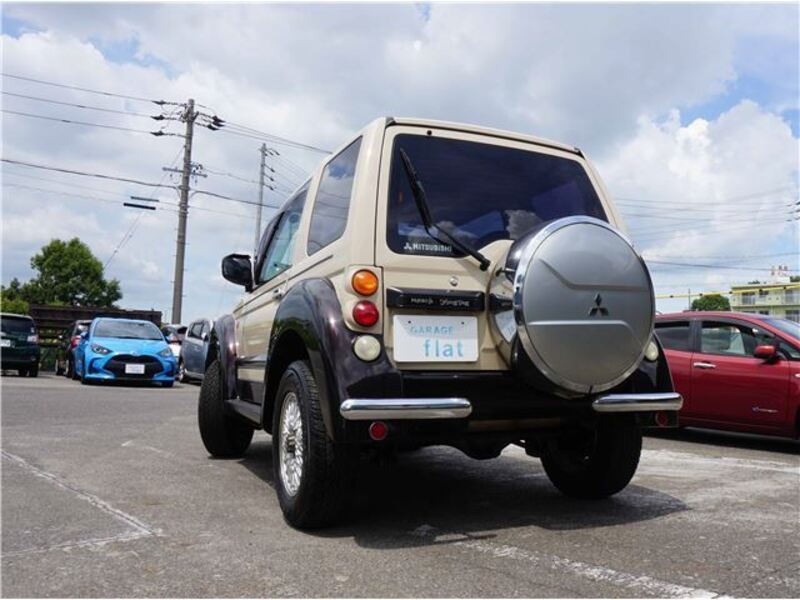 PAJERO JR