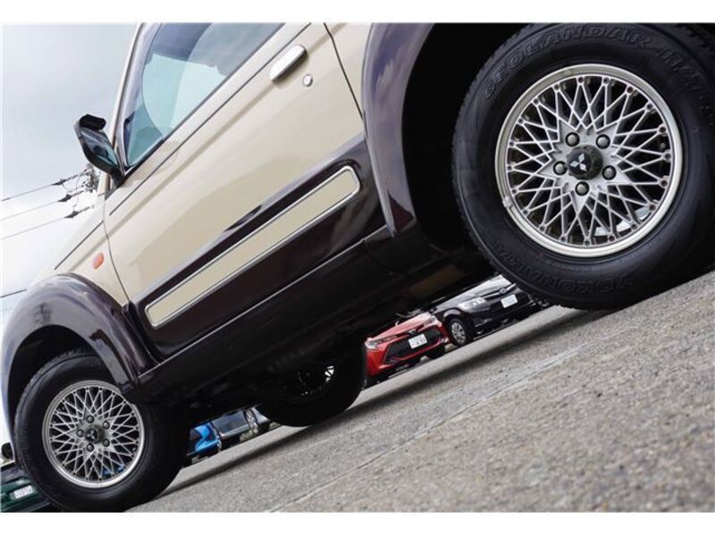 PAJERO JR