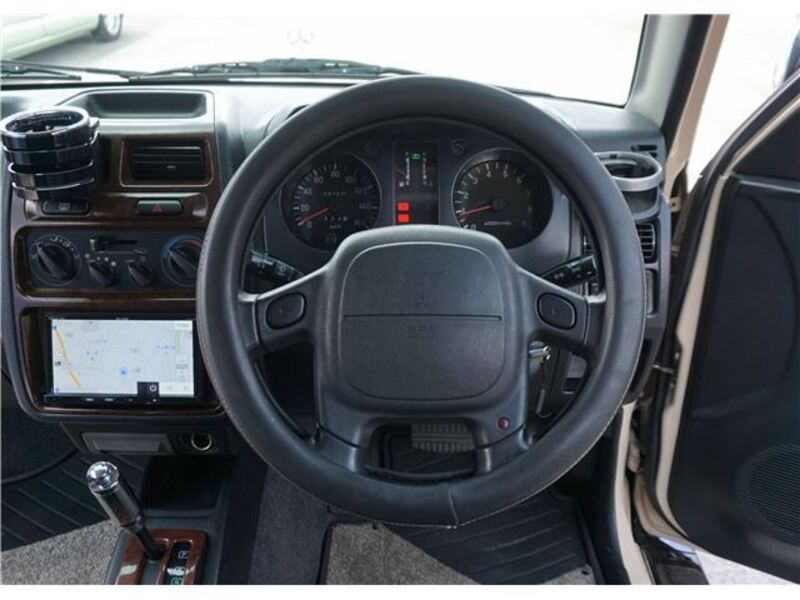 PAJERO JR