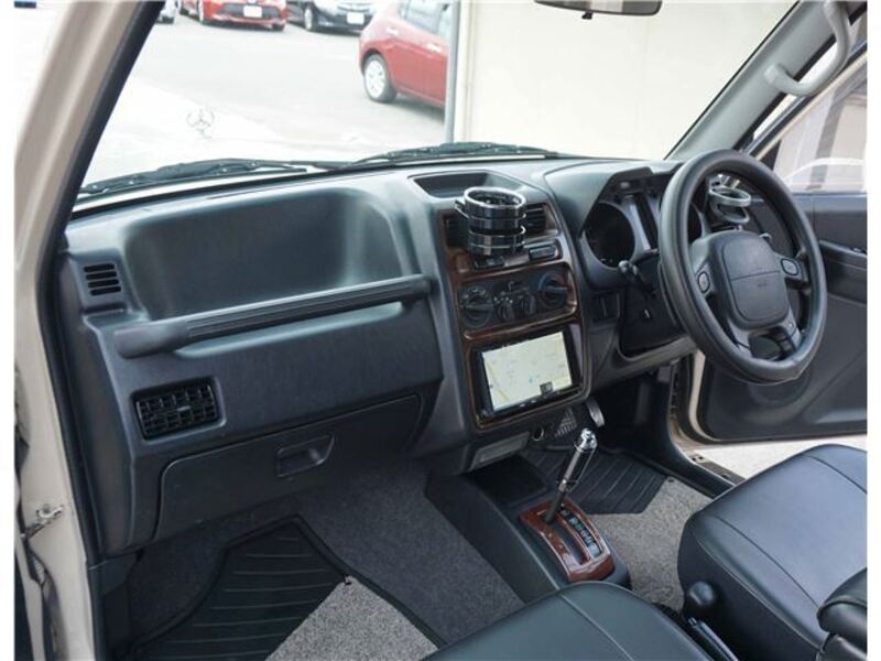PAJERO JR
