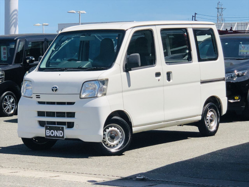 TOYOTA PIXIS VAN