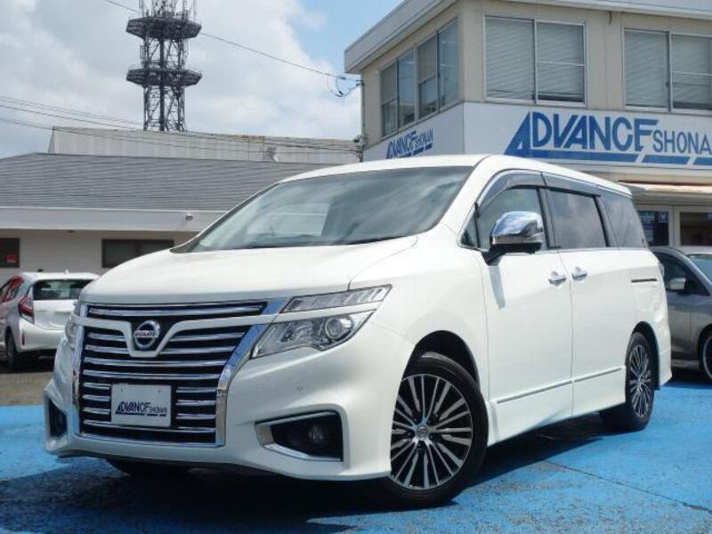 NISSAN ELGRAND