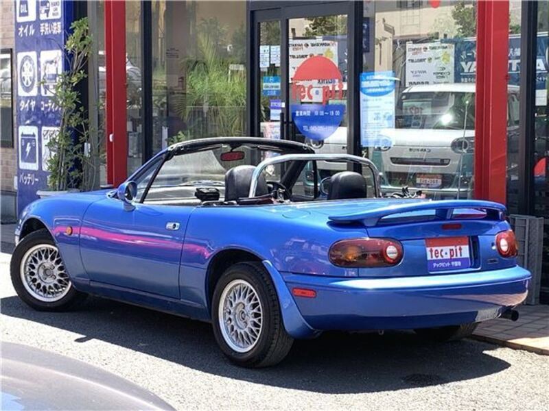 EUNOS ROADSTER