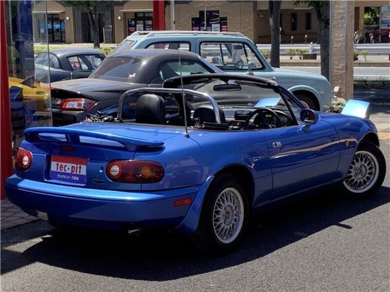 EUNOS ROADSTER