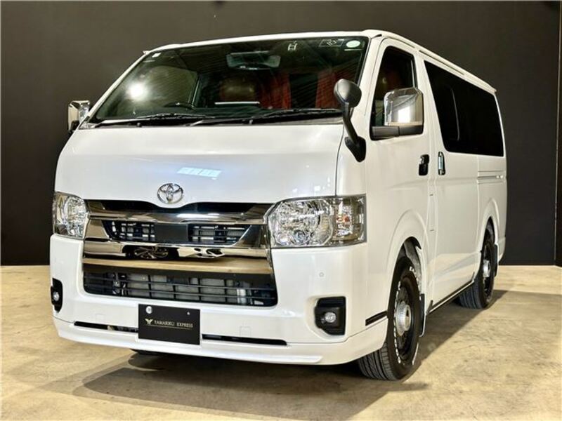 TOYOTA HIACE VAN