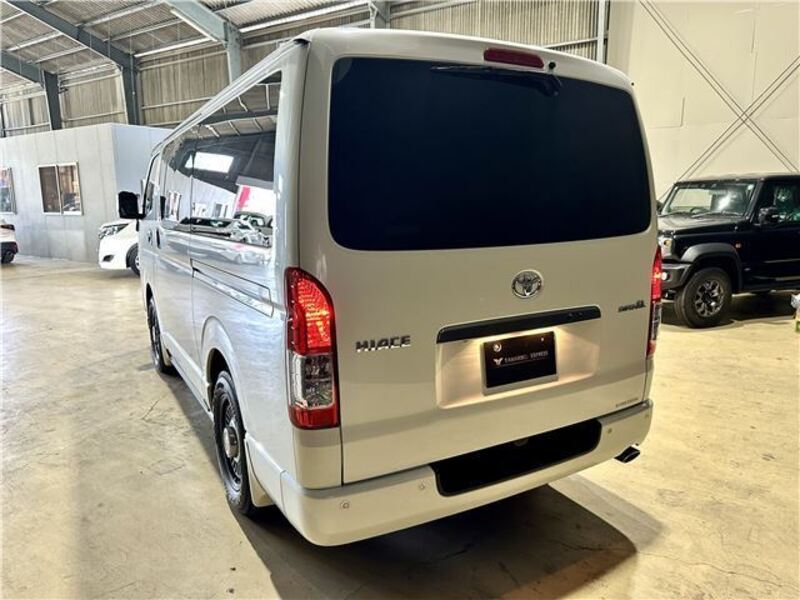 HIACE VAN