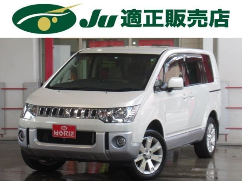MITSUBISHI DELICA D5