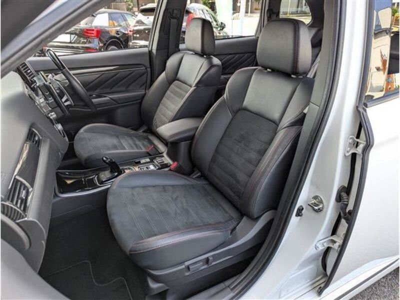 OUTLANDER PHEV