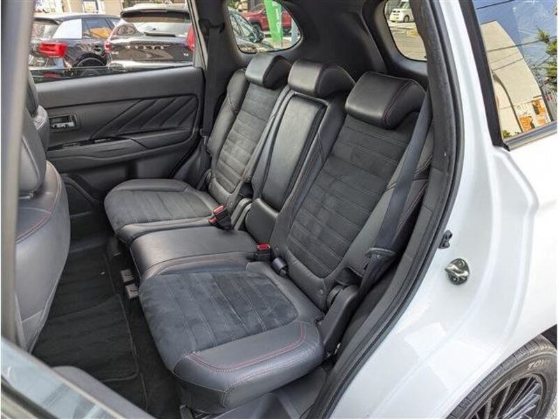 OUTLANDER PHEV