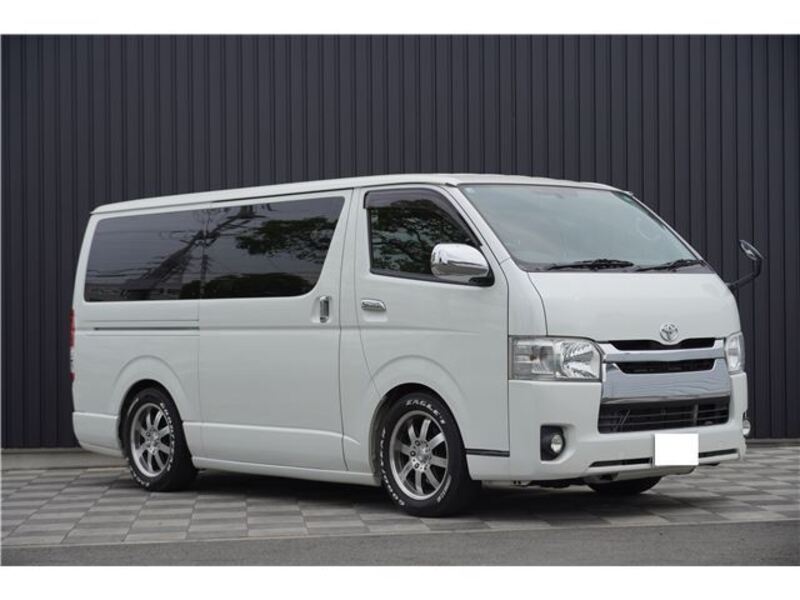 TOYOTA HIACE VAN