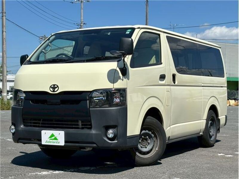 TOYOTA HIACE
