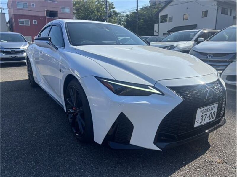 LEXUS IS