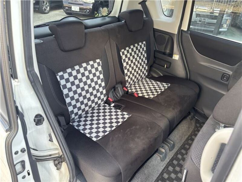 DELICA D2