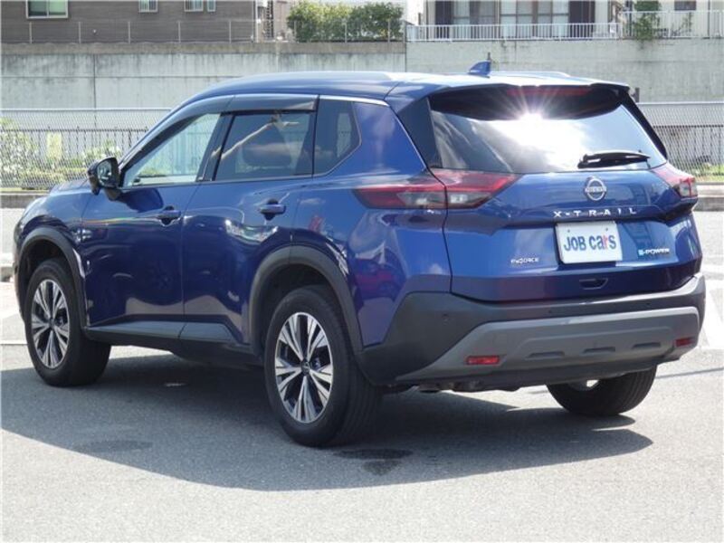 X-TRAIL