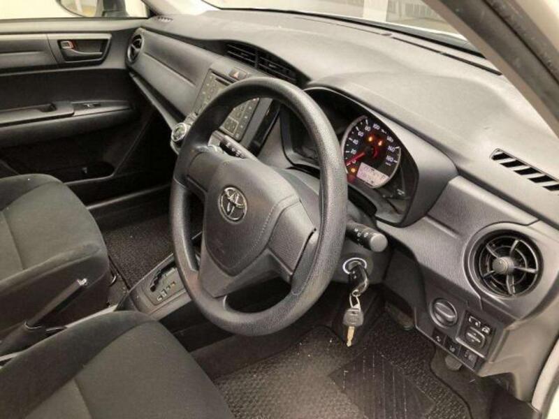 COROLLA AXIO