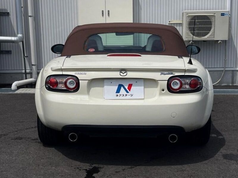 ROADSTER