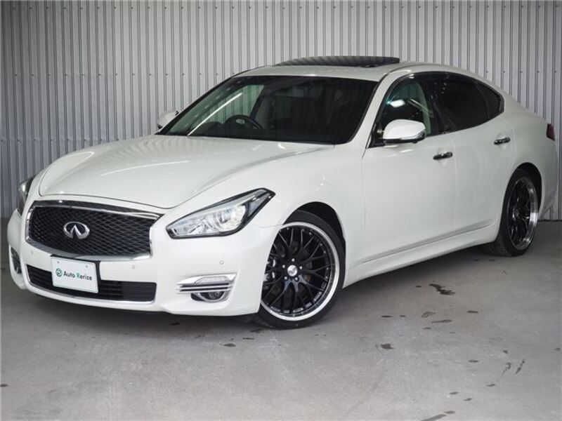 NISSAN FUGA