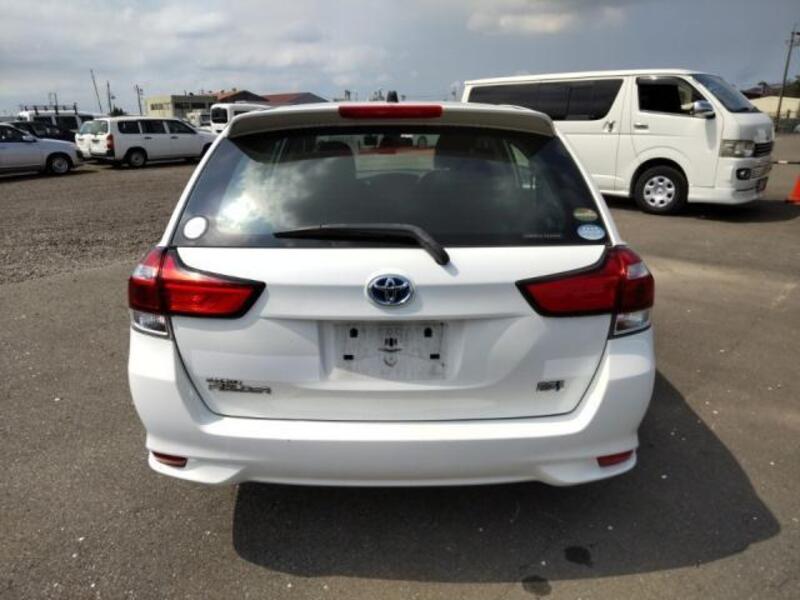 COROLLA FIELDER