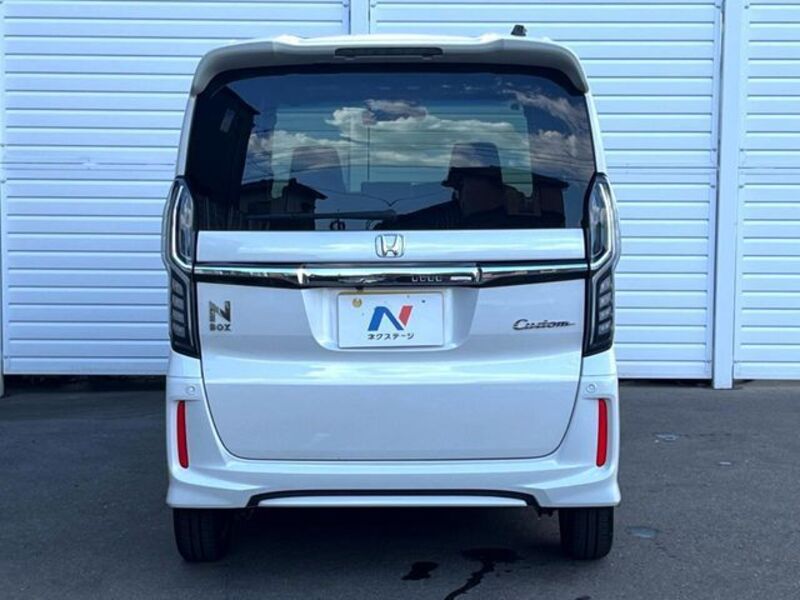 N BOX CUSTOM