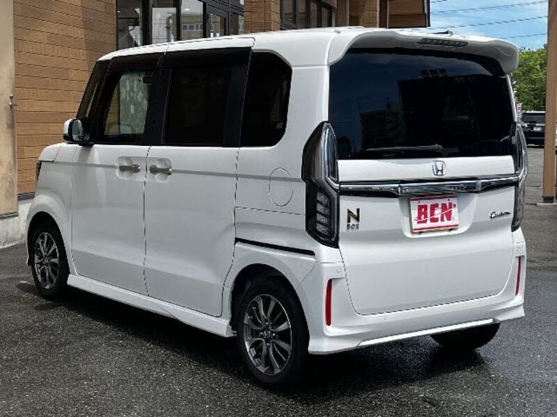 N BOX CUSTOM