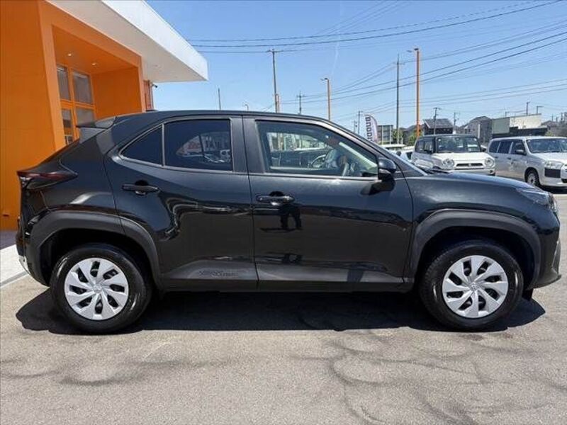 YARIS CROSS