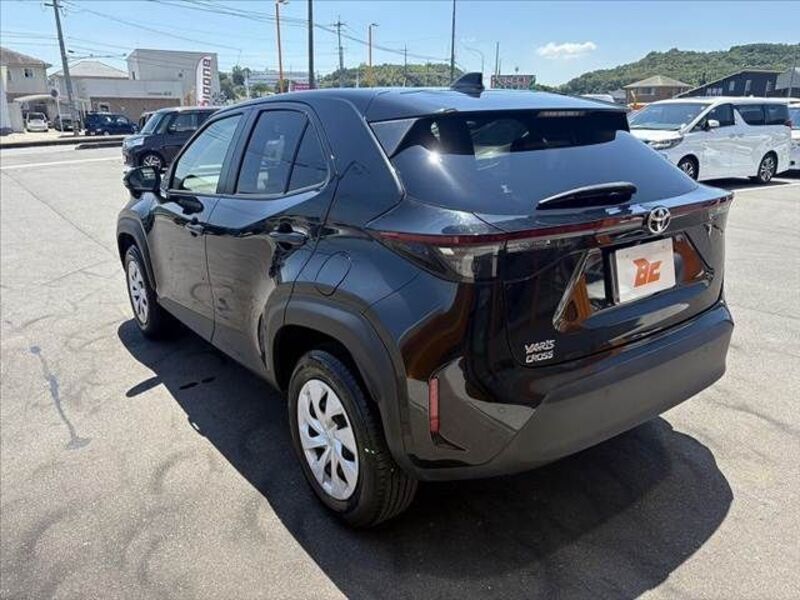 YARIS CROSS