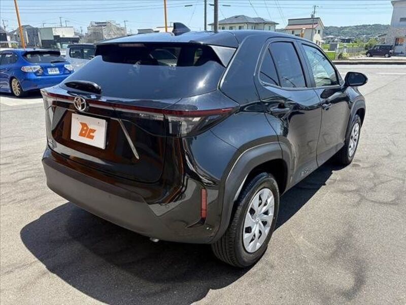 YARIS CROSS