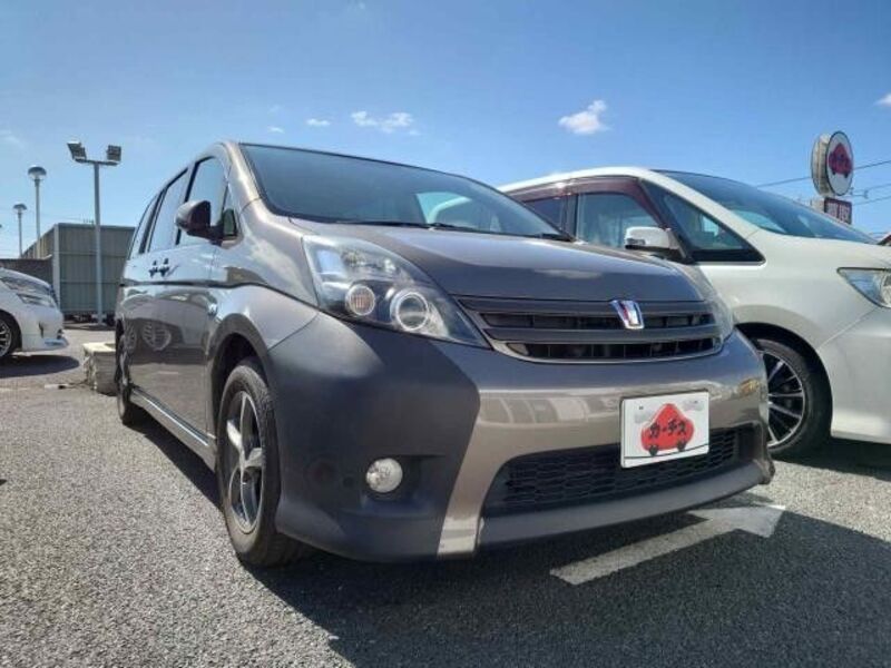 TOYOTA ISIS
