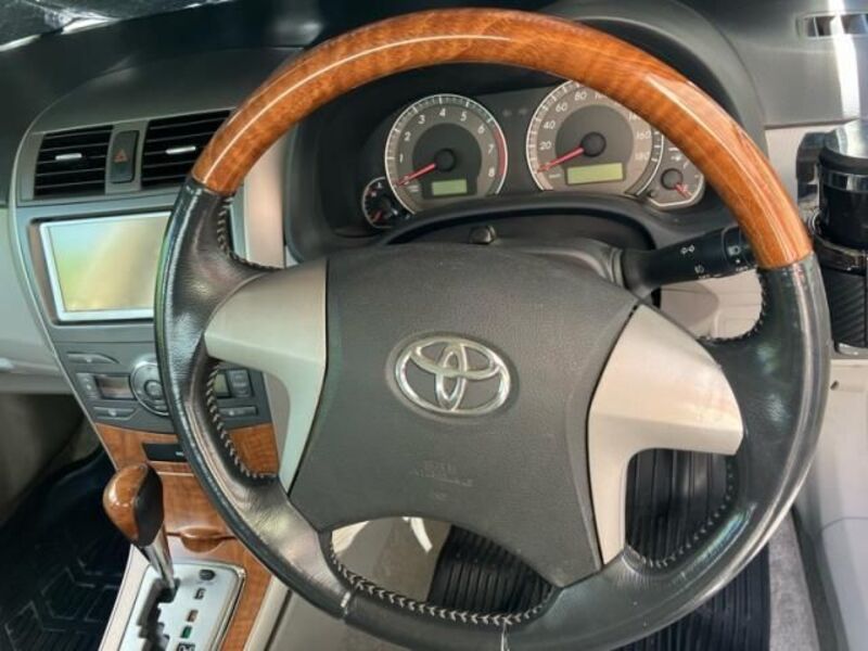 COROLLA AXIO