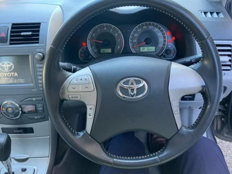 COROLLA AXIO