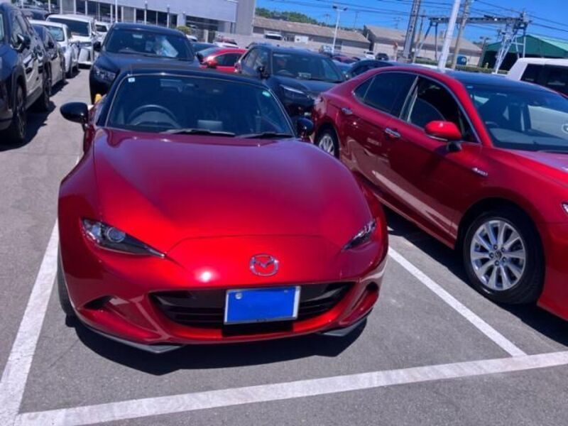 ROADSTER-0