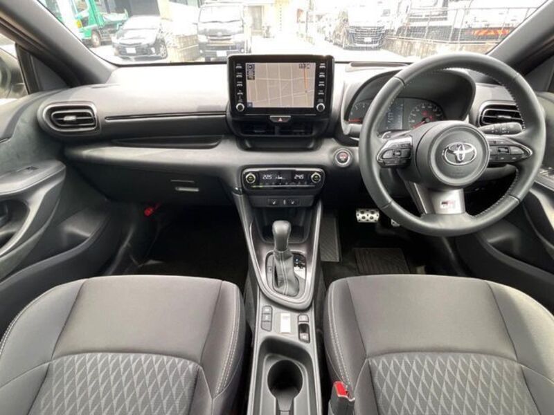 GR YARIS