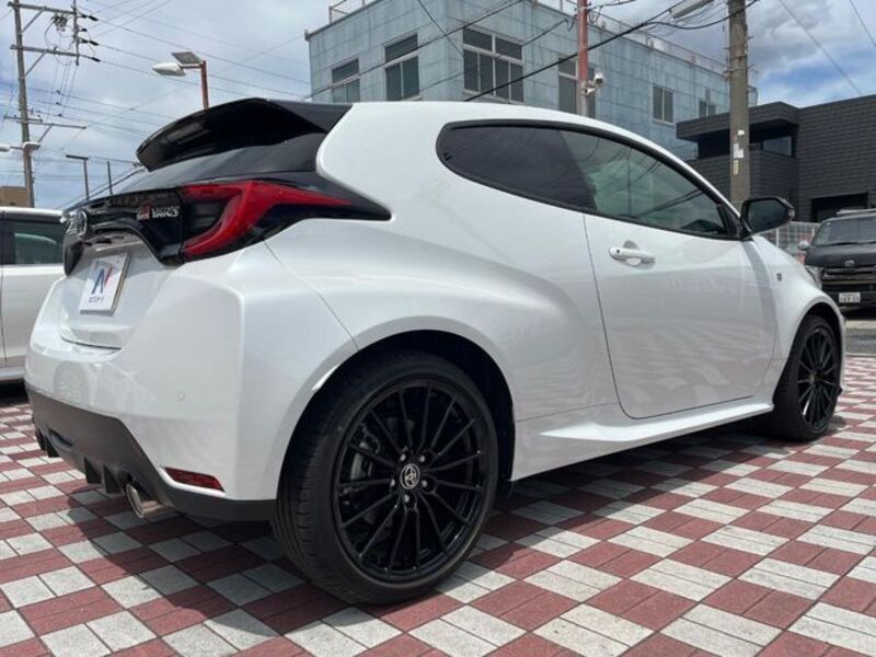 GR YARIS