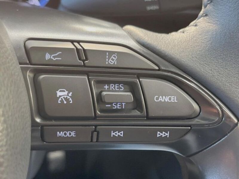 YARIS CROSS