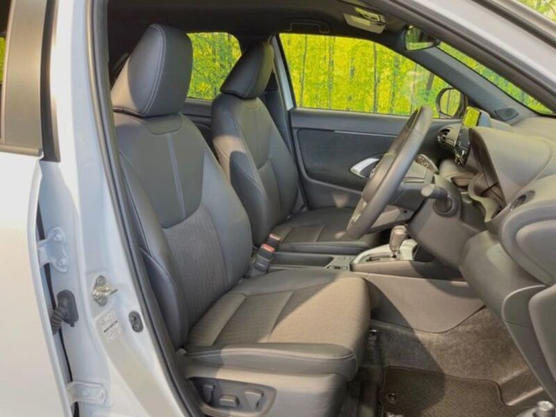 YARIS CROSS
