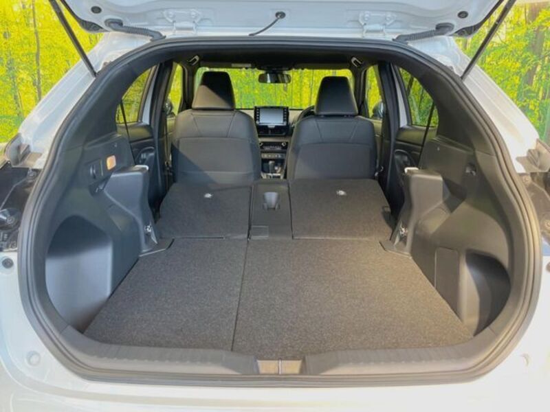 YARIS CROSS