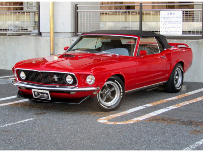FORD MUSTANG