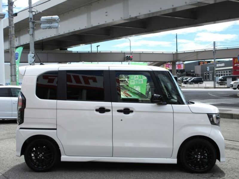 N BOX CUSTOM