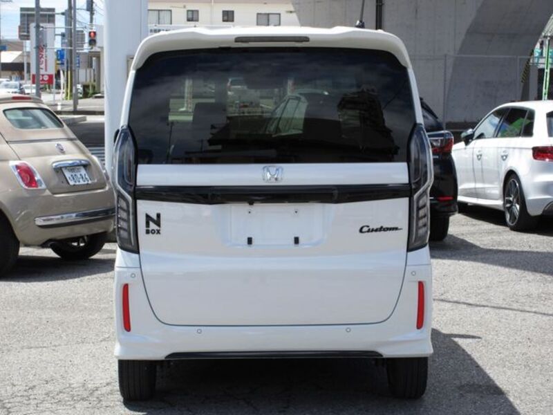 N BOX CUSTOM