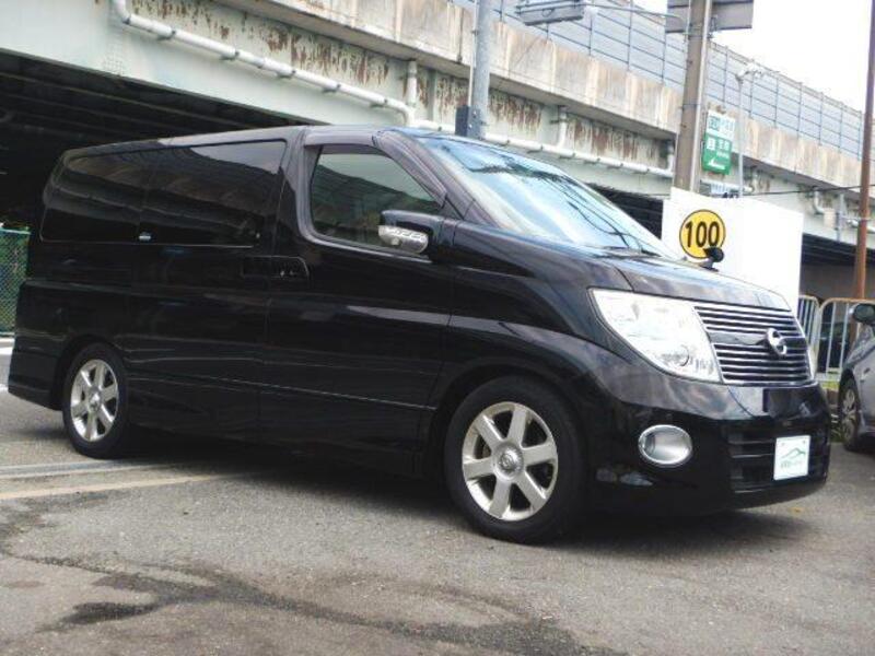 NISSAN ELGRAND