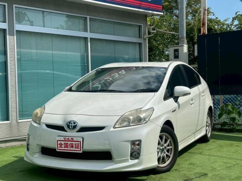 TOYOTA PRIUS