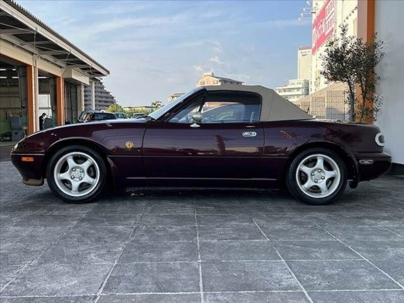 EUNOS ROADSTER
