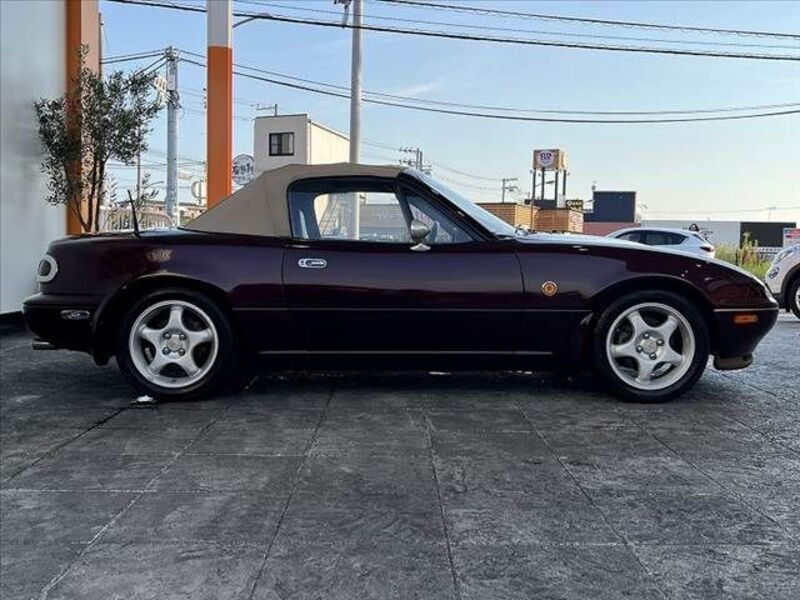 EUNOS ROADSTER