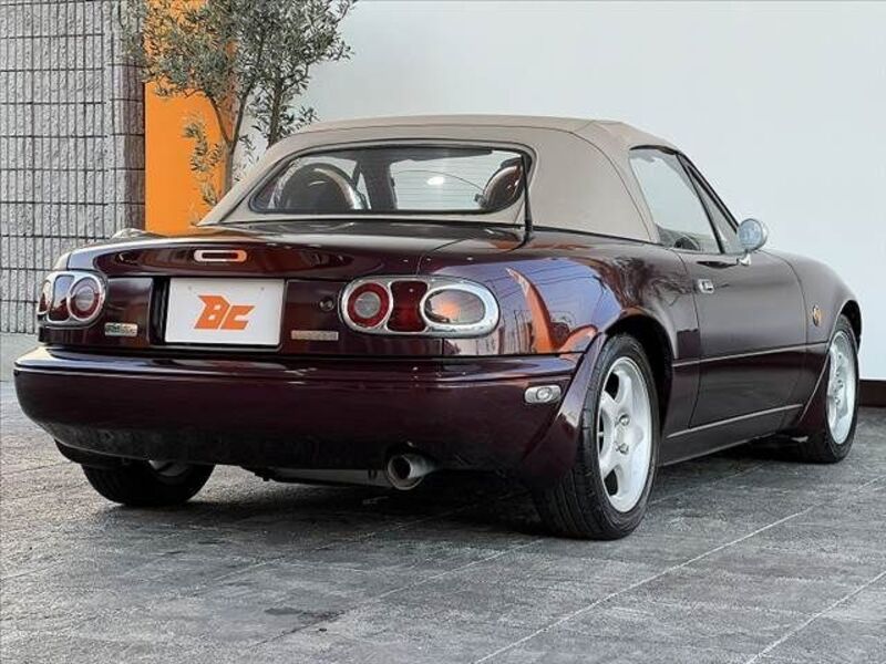 EUNOS ROADSTER