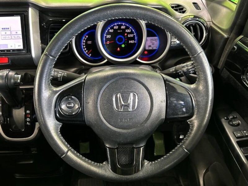 N BOX CUSTOM