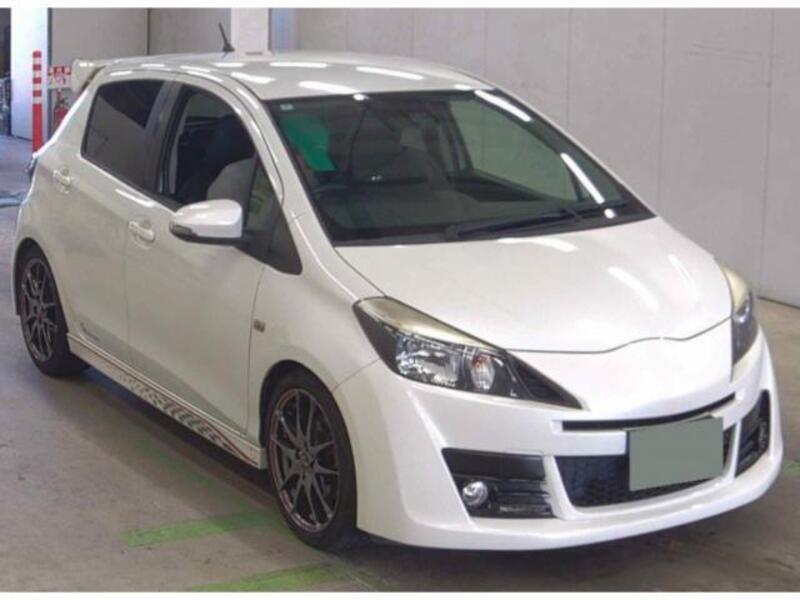 TOYOTA VITZ