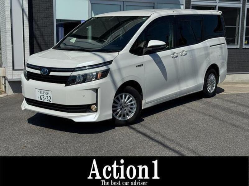 TOYOTA VOXY