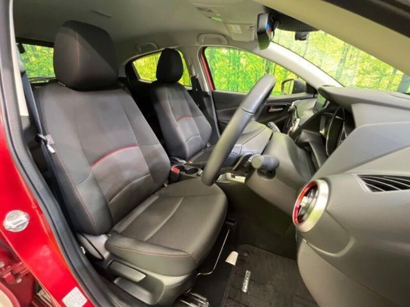 MAZDA2
