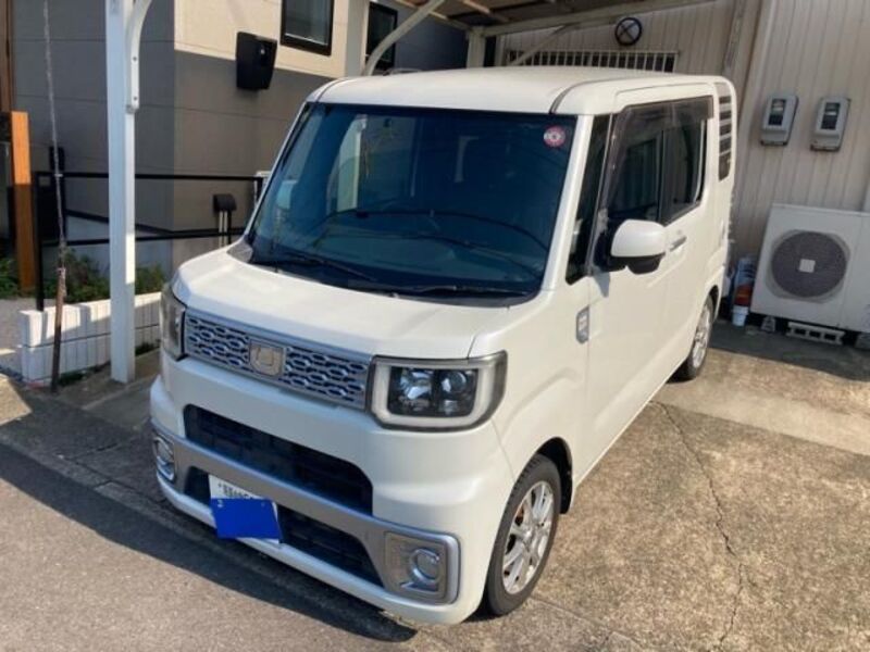 DAIHATSU WAKE