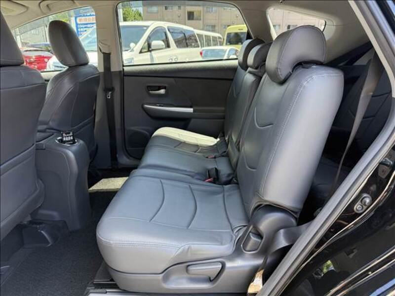 PRIUS ALPHA